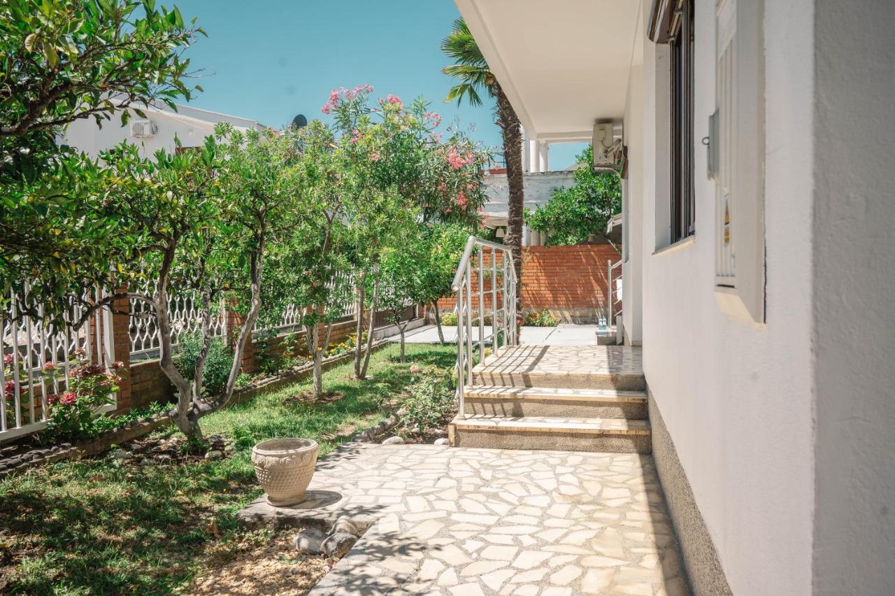 Vila Adriatik Ulcinj Exterior foto