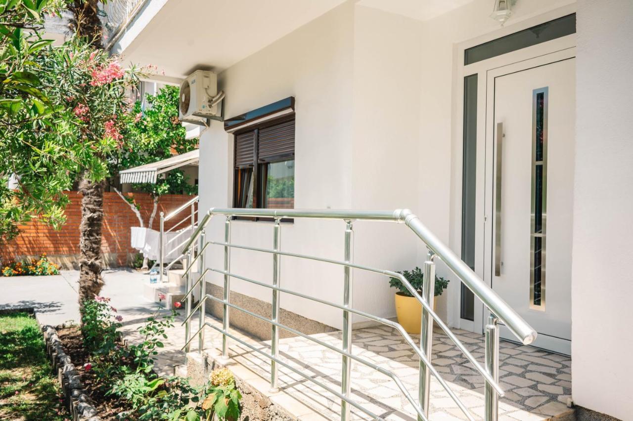 Vila Adriatik Ulcinj Exterior foto