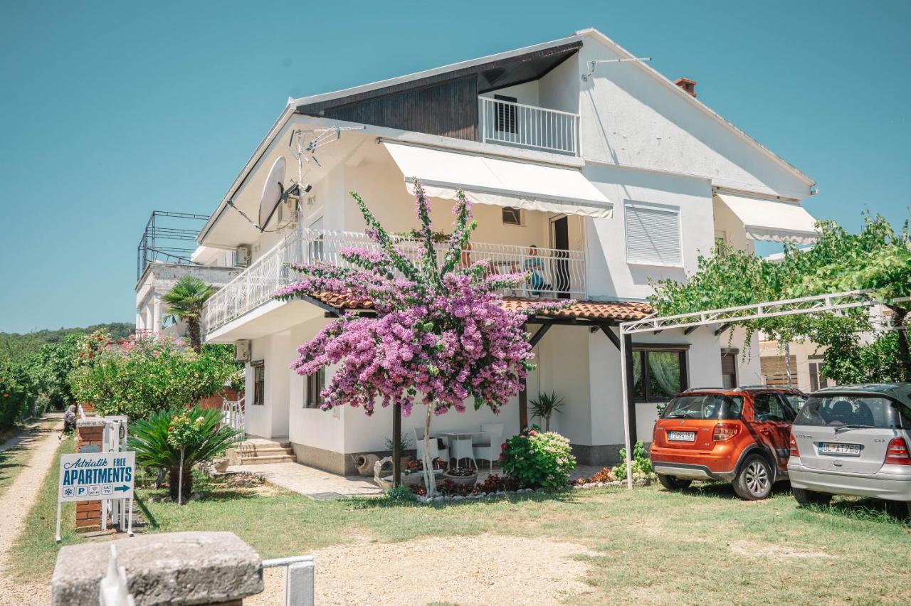 Hotel Vila Adriatik Ulcinj Exterior foto